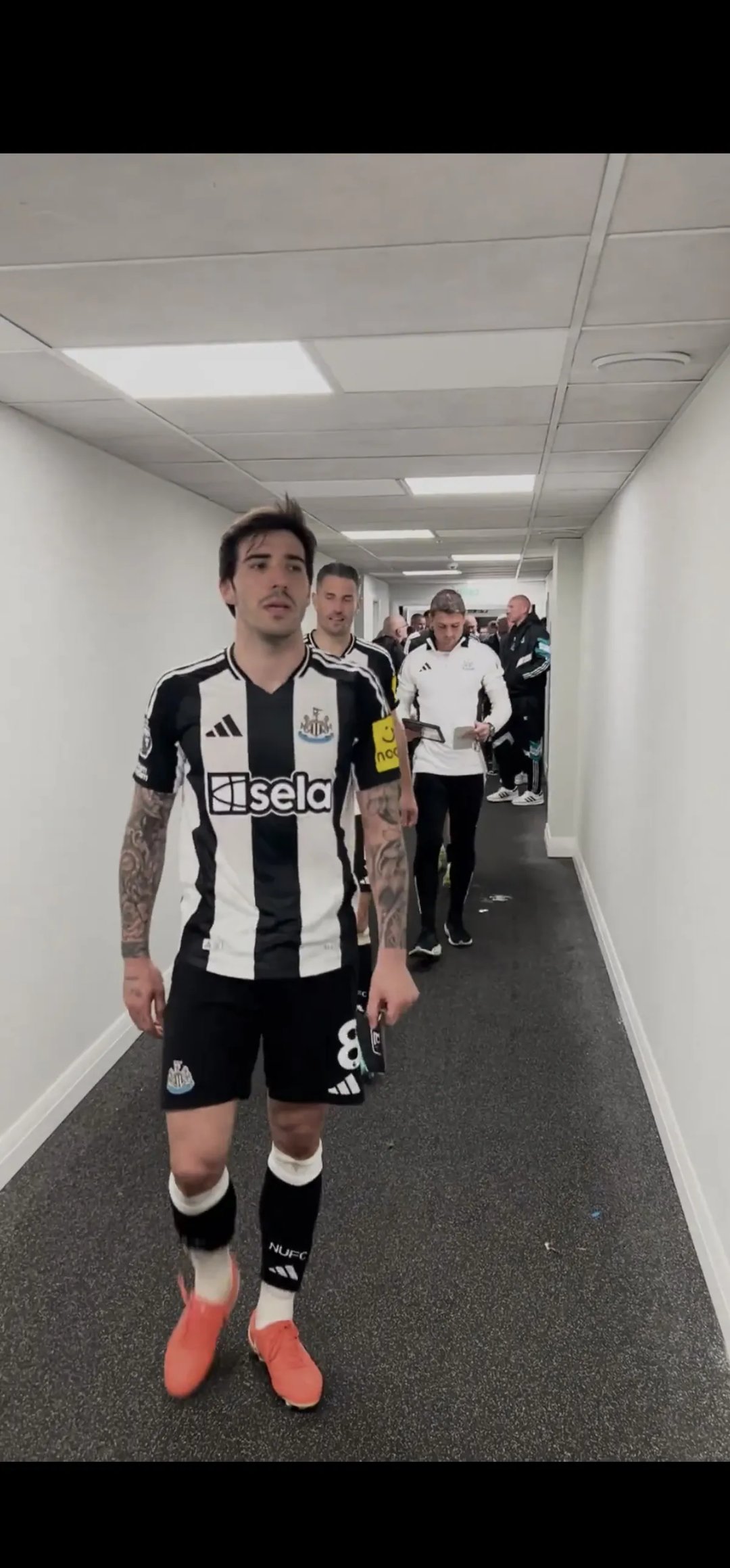 开云-关于转会期体能课后，纽卡斯尔状态回暖备战中超，球迷炸锅，临场指挥获称赞的信息