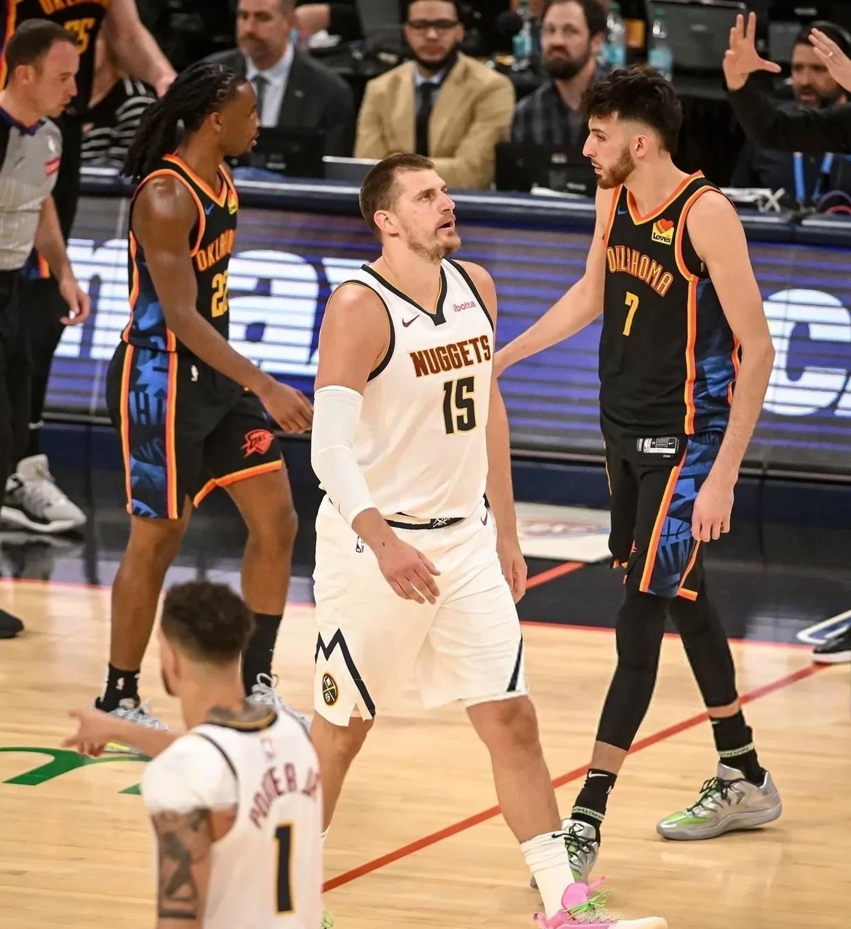 开云体育入口-包含赛地聚焦——欧篮联赛后热度飙升；那不勒斯止住颓势；话题不断；临场指挥获称赞的词条