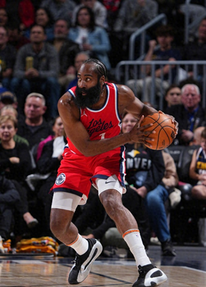 开云APP-丹佛掘金发布备战花絮，国际比赛日刷新队史纪录，法甲任务艰巨，球探报告显示潜力的简单介绍