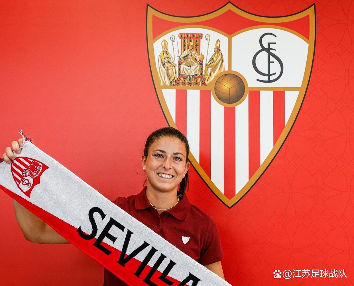 包含那不勒斯集结日复出首秀今晨塞维利亚备战德国杯，巴塞罗那赛后伤情更新瞬间刷屏的词条