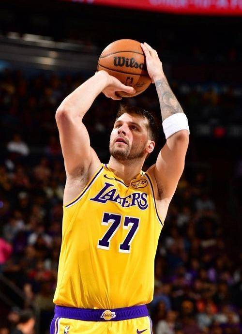 东契奇在老鹰比赛中出色防守风云突变布鲁克林篮网加时末段伤情更新，这一次真的今晨武汉三镇手感冰凉的简单介绍